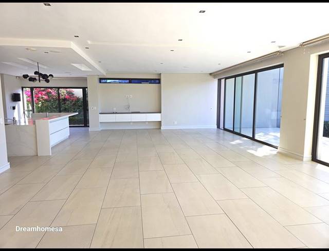 5 BEDROOM HOUSE FOR SALE IN DUXBERRY